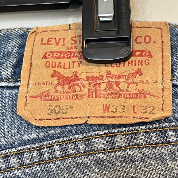 Levi's 505 Regular Fit Jeans Mens 33x32 Blue Denim Straight Med Wash DISTRESSED - Picture 2 of 7